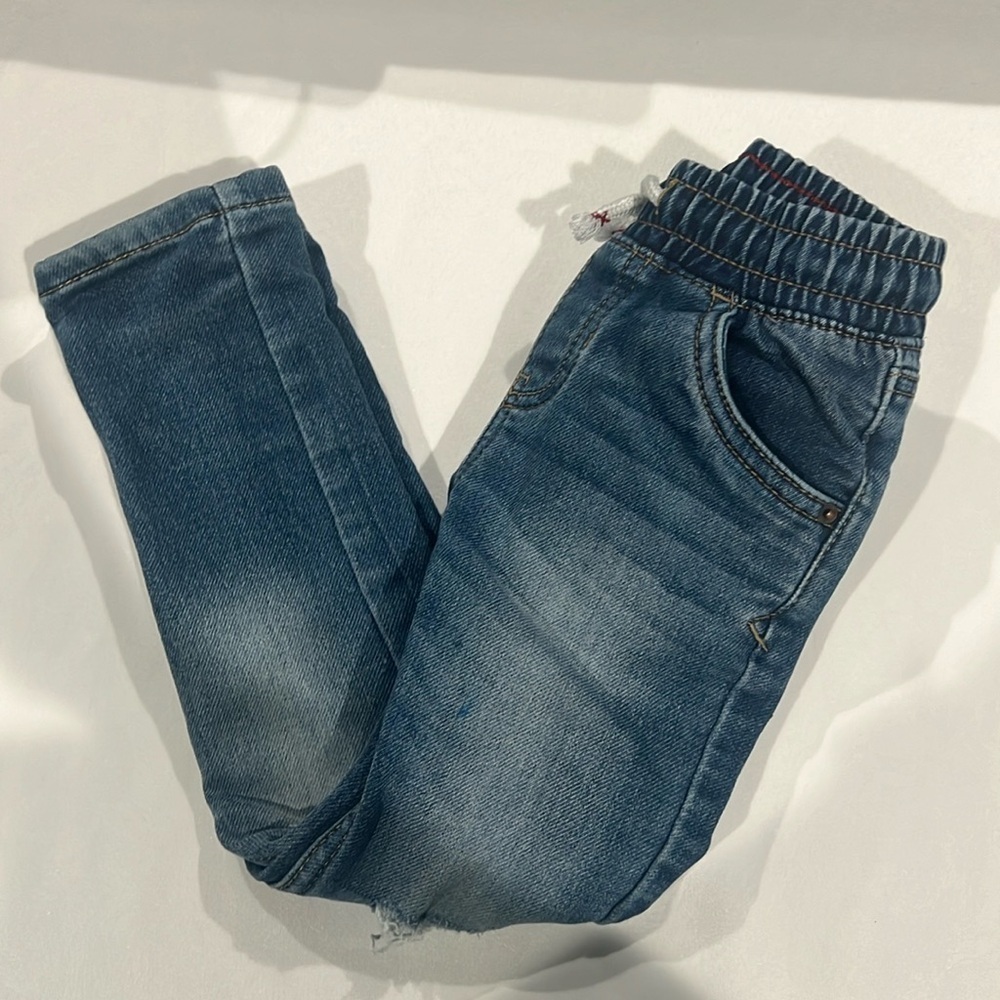 Cat & Jack girls skinny jeans. Size 4T.